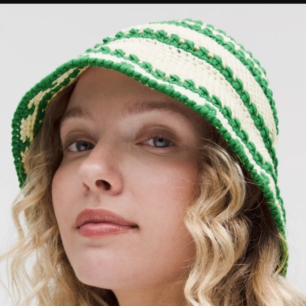 Lululemon Cotton Crochet Women's Bucket Hat Ivory & Raceway Green Size S/M RARE